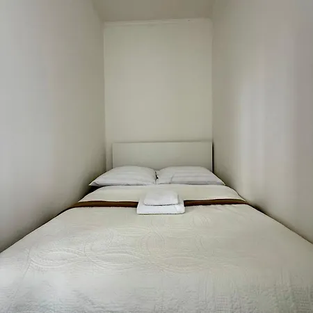 Lejlighed With 2 Bathrooms *